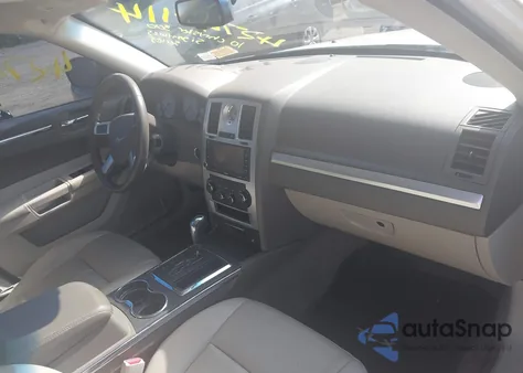 2010 Chrysler 300 Touring из США, поврежденный, VIN 2C3CA5CV7AH154141